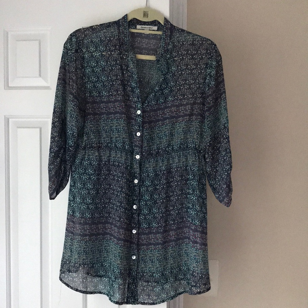 Quintessential Size L Floral Button-Up Blouse